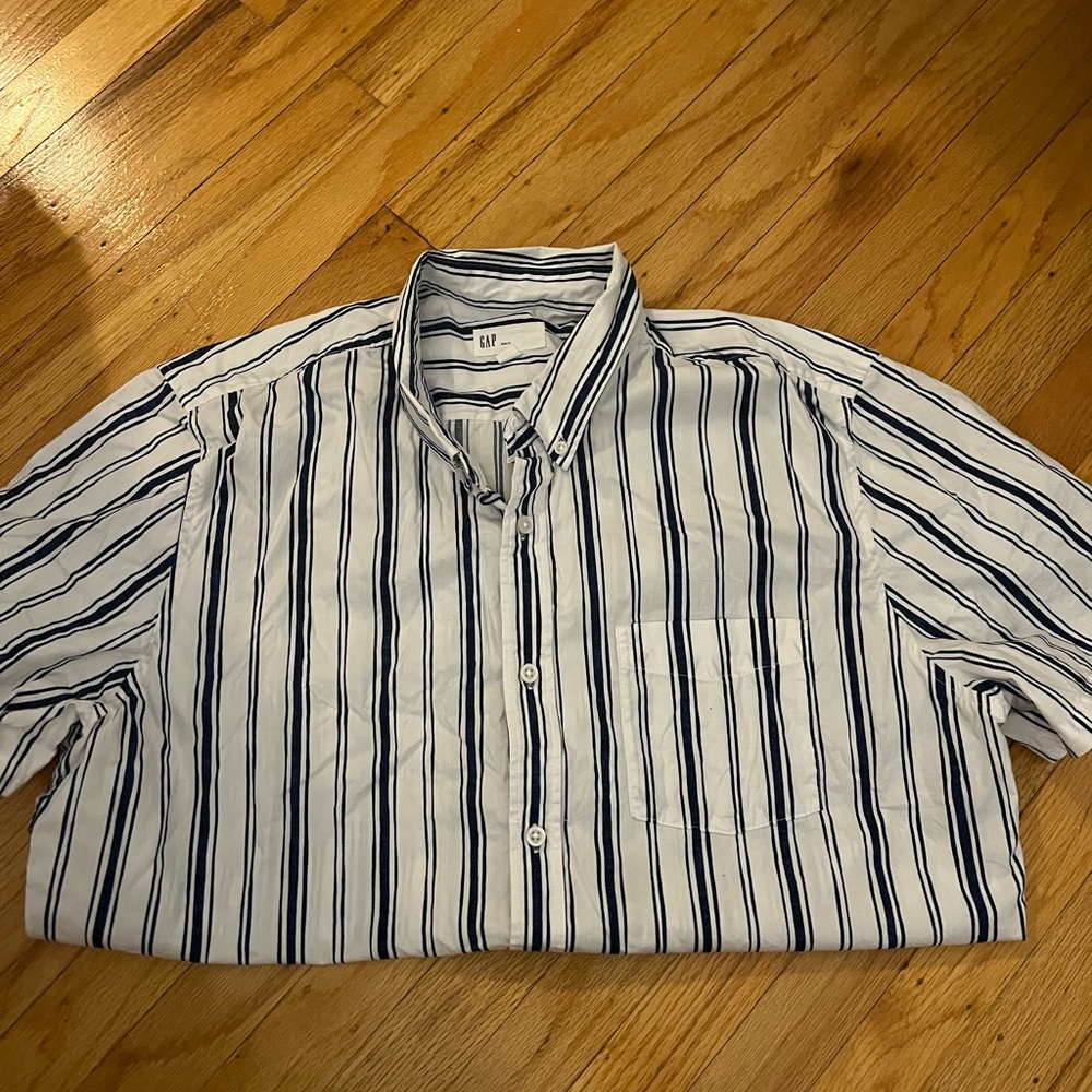 Men Gap Shirt
